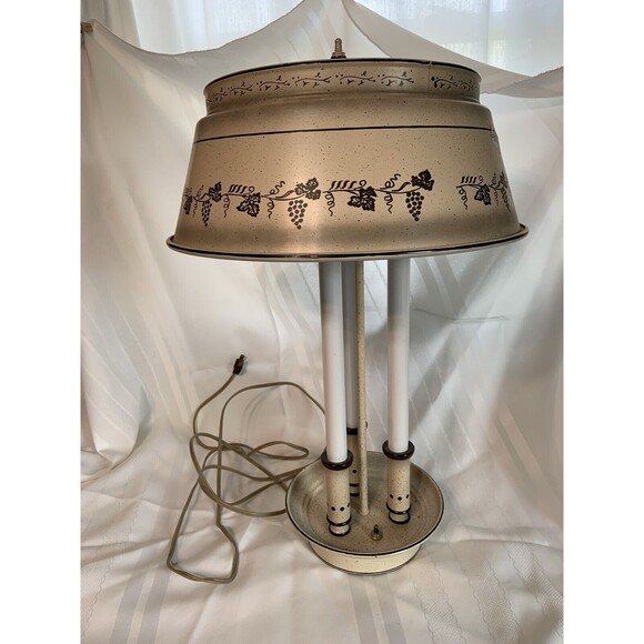 Vintage Beige Gold Bouillotte Style Tole Lamp + Shade Underwriter’s Laboratories - Picture 1 of 12